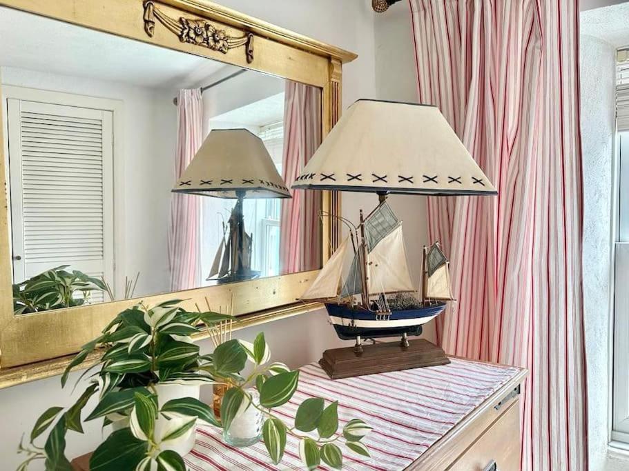 Ship Cottage Tenby Beach 50M Extérieur photo