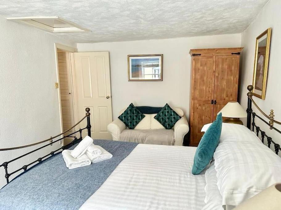 Ship Cottage Tenby Beach 50M Extérieur photo